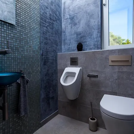 Style And Sea * Vela Luka